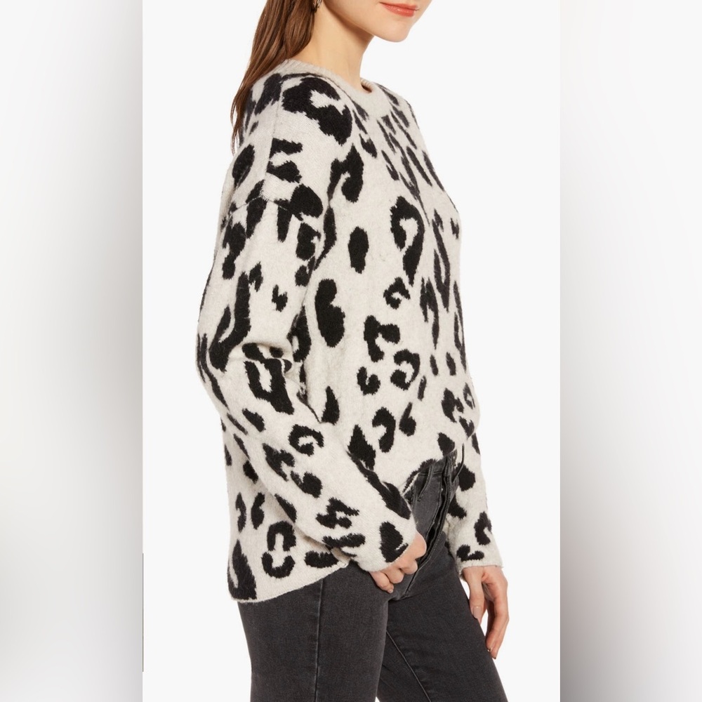 Something Navy Sweater - Picture 3 of 9